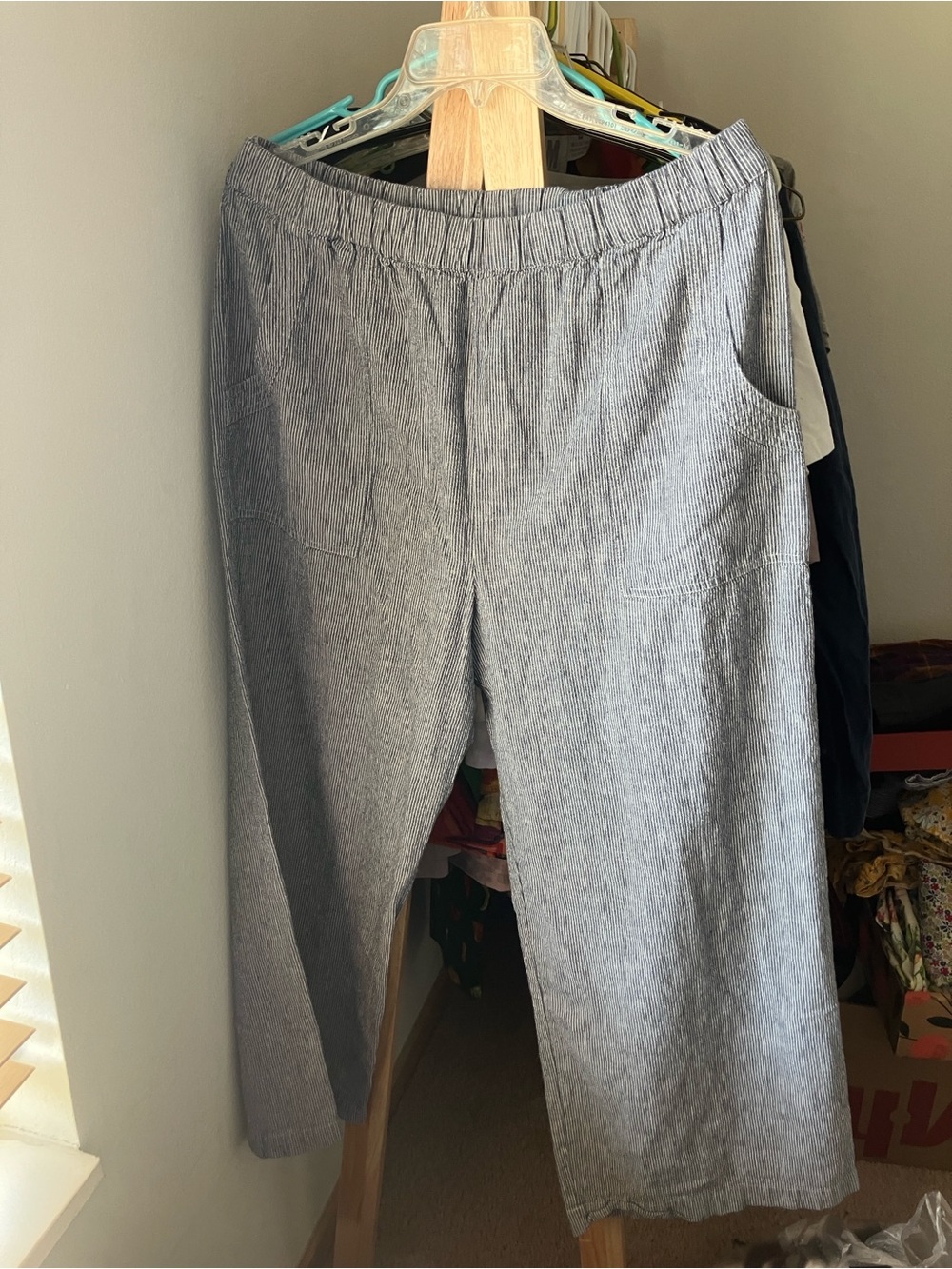 DownEast Navy and White Pinstripe Cropped Pull-On Pants XXL